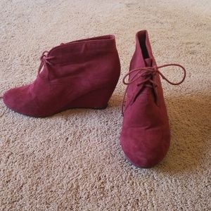 Maroon felt wedges